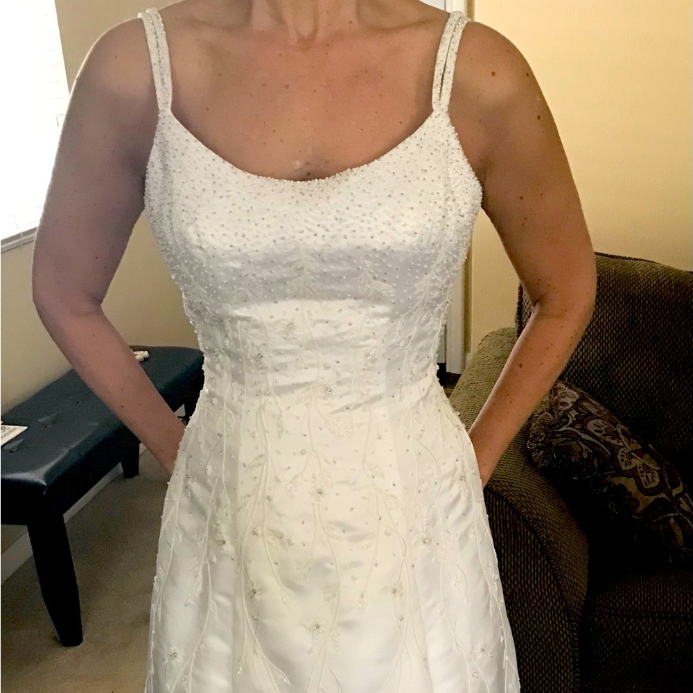 Beaded Venus Wedding Dress, size 4, includes veil and tiara